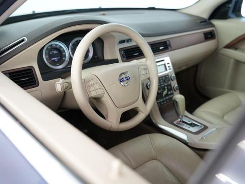 Caspian Blue Metallic 2011 Volvo XC70 3.2