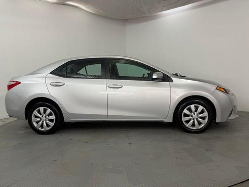 Classic Silver Metallic 2016 Toyota Corolla LE