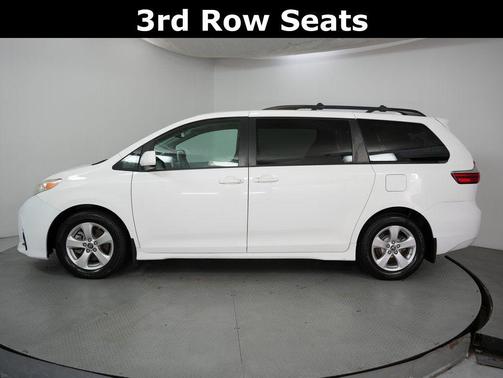 2018 Toyota Sienna LE