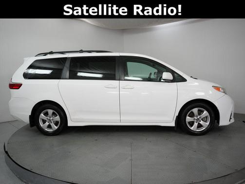 2018 Toyota Sienna LE