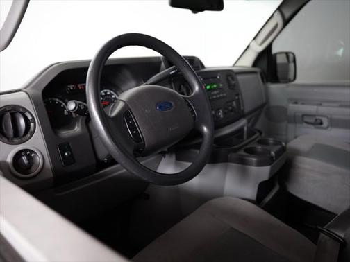 2014 Ford E350 Super Duty XLT