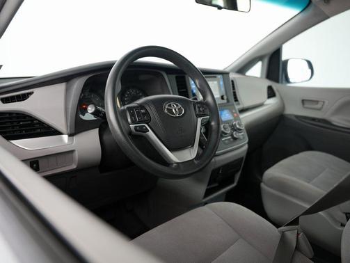 2015 Toyota Sienna SE