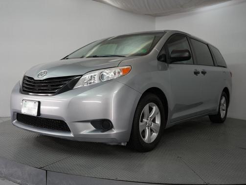 2015 Toyota Sienna SE