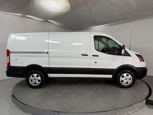 Oxford White 2019 Ford Transit-250 Base