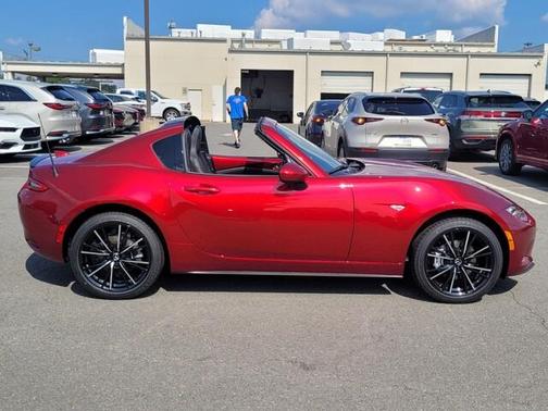 2025 Mazda MX-5 Miata RF Grand Touring