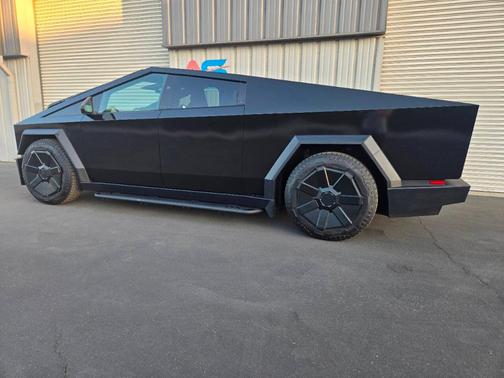 Black 2024 Tesla Cybertruck Base