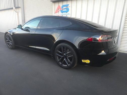Black 2022 Tesla Model S Base