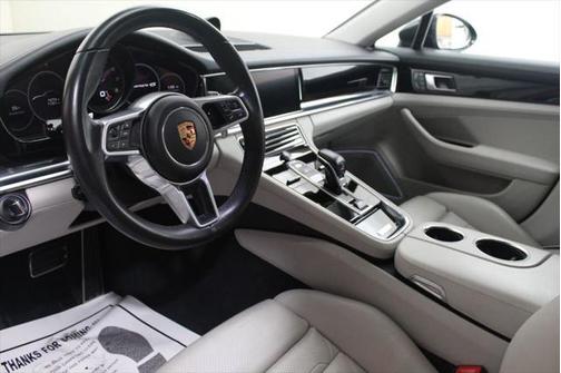 2018 Porsche Panamera 4S