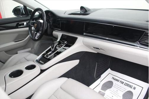 2018 Porsche Panamera 4S
