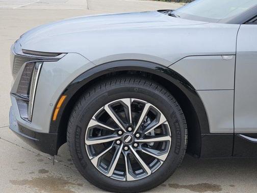 Argent Silver Metallic 2026 Cadillac LYRIQ Sport