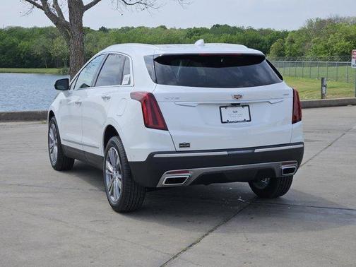 Crystal White Tricoat 2026 Cadillac XT5 Premium Luxury
