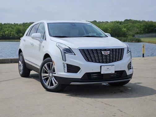 Crystal White Tricoat 2026 Cadillac XT5 Premium Luxury