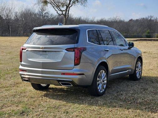 2025 Cadillac XT6 Premium Luxury FWD
