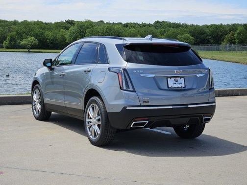 Argent Silver Metallic 2026 Cadillac XT5 Sport