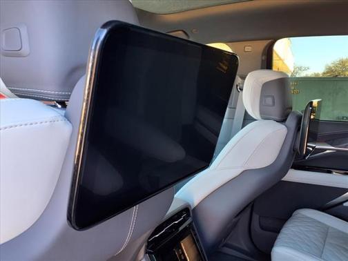 2025 Cadillac Escalade IQ Luxury 1