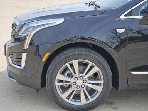 Stellar Black Metallic 2026 Cadillac XT5 Luxury