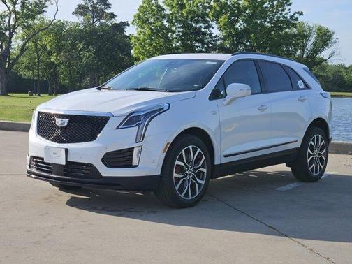 Crystal White Tricoat 2026 Cadillac XT5 Sport