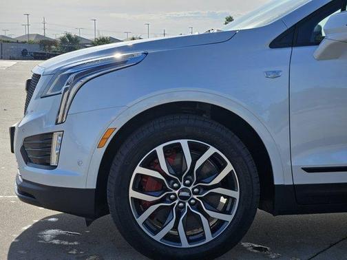 Crystal White Tricoat 2026 Cadillac XT5 Sport