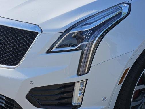 Crystal White Tricoat 2026 Cadillac XT5 Sport