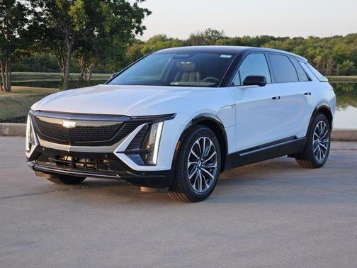 Vibrant White Tricoat 2027 Cadillac LYRIQ Sport