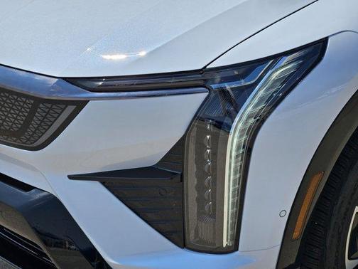Vibrant White Tricoat 2026 Cadillac OPTIQ Sport