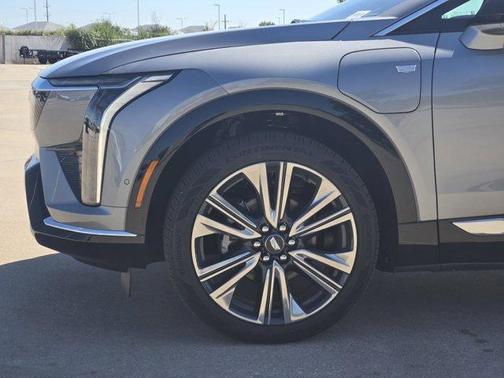 2025 Cadillac OPTIQ Luxury 2 AWD