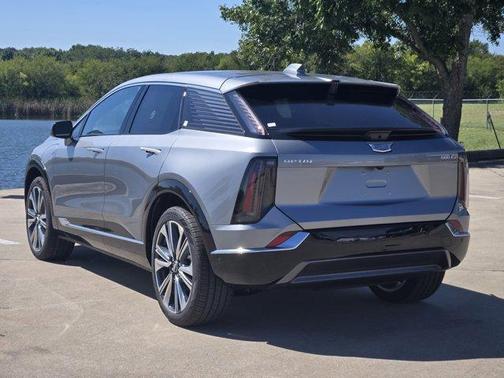 2025 Cadillac OPTIQ Luxury 2 AWD