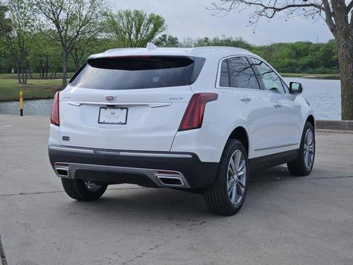 Crystal White Tricoat 2026 Cadillac XT5 Premium Luxury