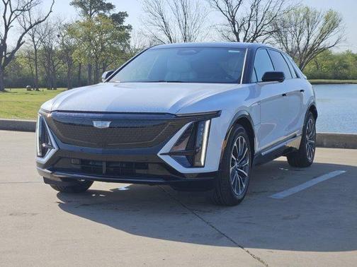 Vibrant White Tricoat 2026 Cadillac LYRIQ Sport