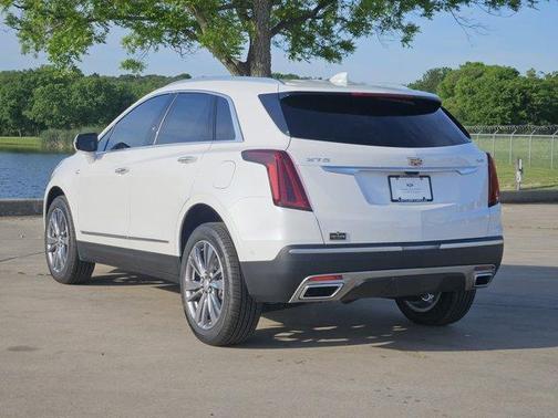 Crystal White Tricoat 2026 Cadillac XT5 Premium Luxury