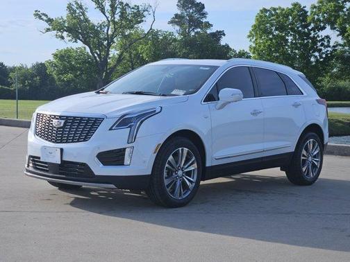 Crystal White Tricoat 2026 Cadillac XT5 Premium Luxury