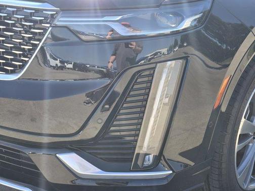 2025 Cadillac XT6 Premium Luxury FWD