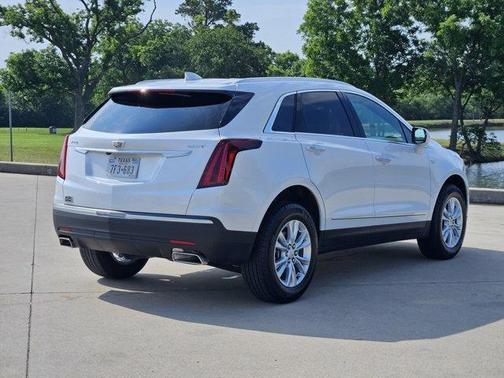 Crystal White Tricoat 2026 Cadillac XT5 Luxury