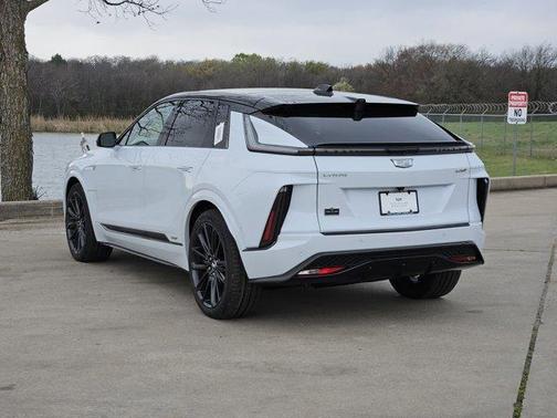2026 Cadillac LYRIQ V Premium