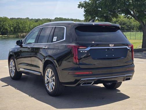 2025 Cadillac XT6 Premium Luxury FWD