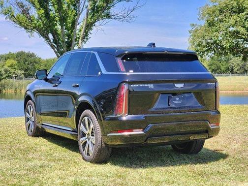 2025 Cadillac Escalade IQ Luxury 1
