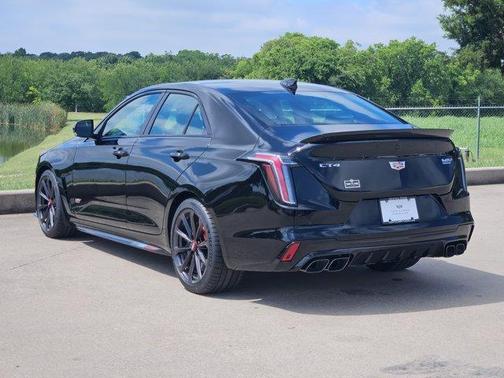 Vibrant White Tricoat 2026 Cadillac LYRIQ Luxury