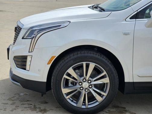 Crystal White Tricoat 2026 Cadillac XT5 Premium Luxury