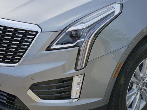 Argent Silver Metallic 2026 Cadillac XT5 Luxury