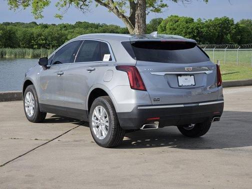 Argent Silver Metallic 2026 Cadillac XT5 Luxury