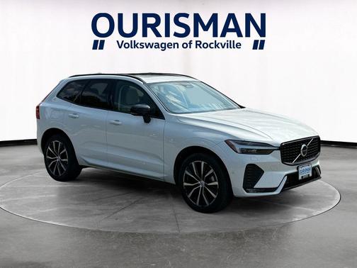 Crystal White Metallic 2024 Volvo XC60 B5 Plus Dark Theme