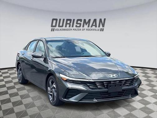 2025 Hyundai ELANTRA SEL
