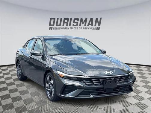 2025 Hyundai ELANTRA SEL