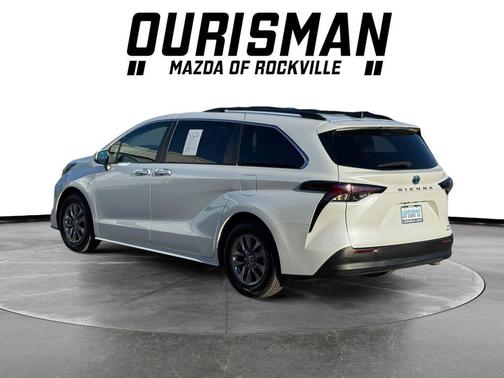 2023 Toyota Sienna XLE