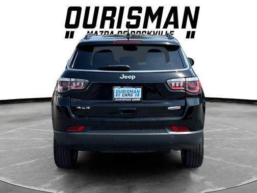 Diamond Black Crystal Pearlcoat 2019 Jeep Compass Latitude