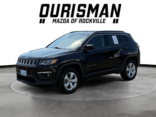 Diamond Black Crystal Pearlcoat 2019 Jeep Compass Latitude