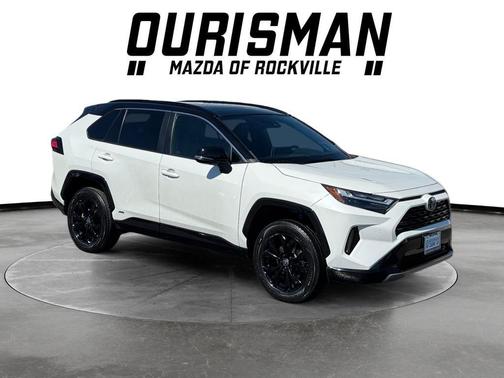 2022 Toyota RAV4 Hybrid SE
