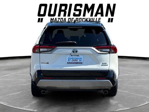 2022 Toyota RAV4 Hybrid SE