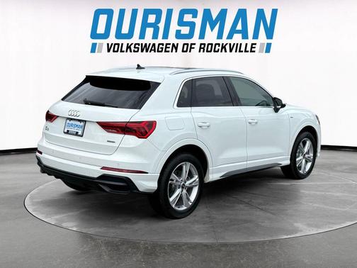 Ibis White 2022 Audi Q3 45 S line Premium
