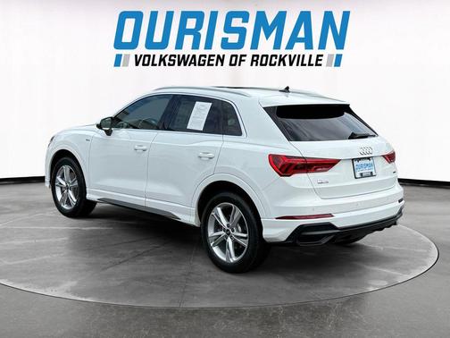 Ibis White 2022 Audi Q3 45 S line Premium